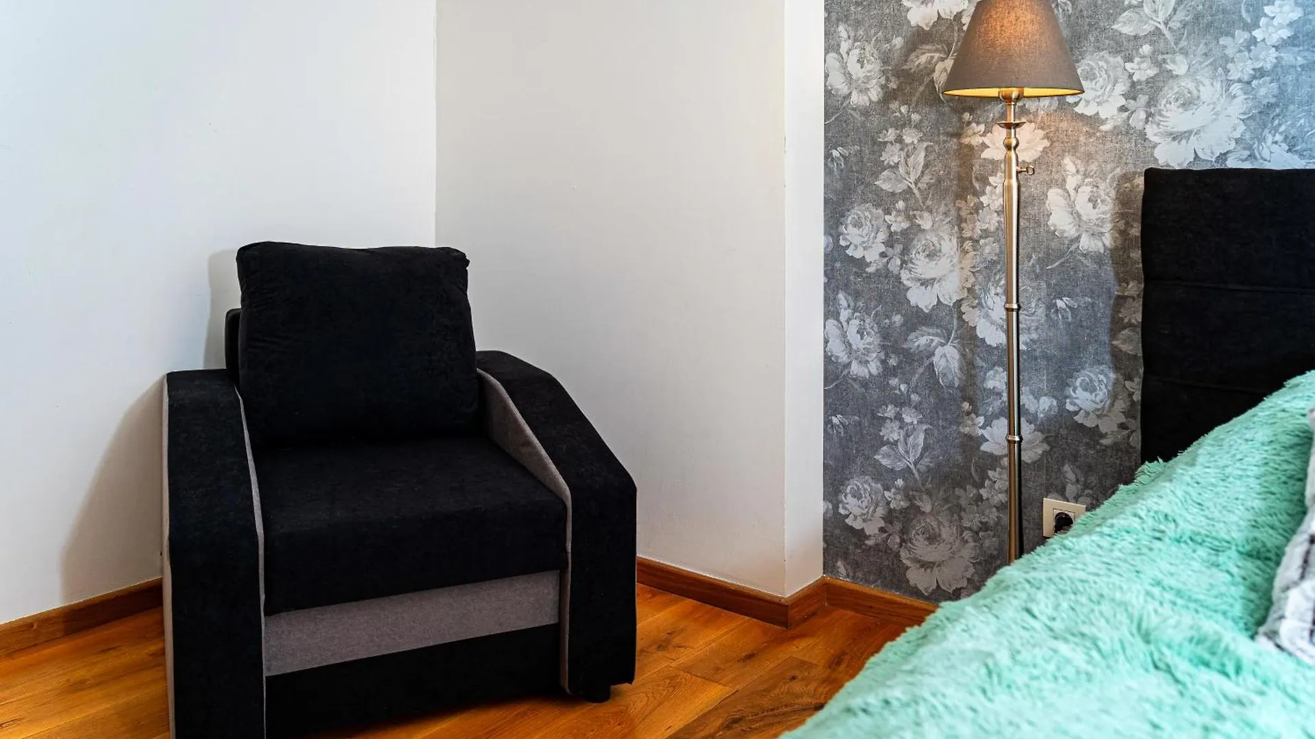 Golden Dog Suite Prague Apartment