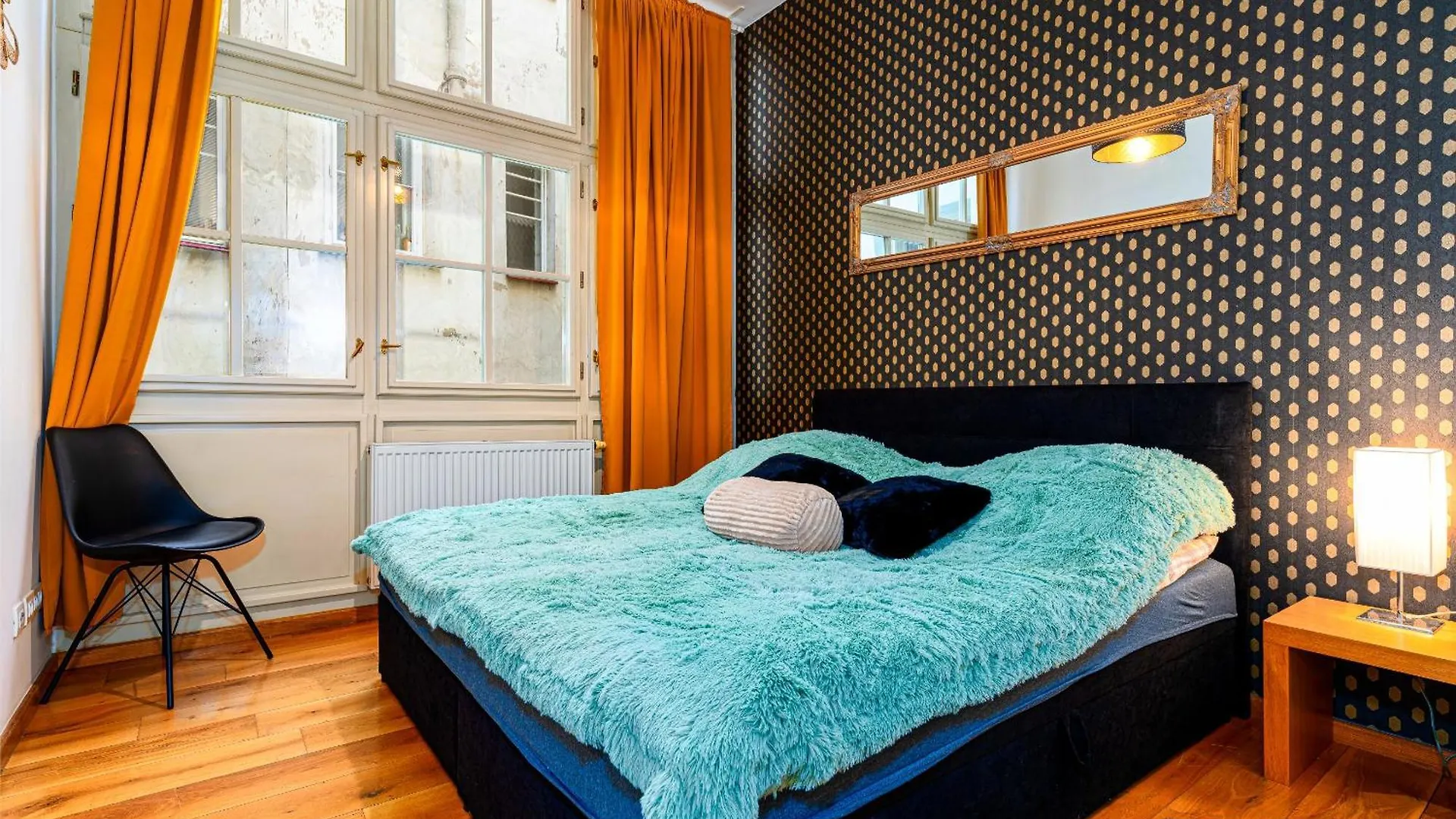 Golden Dog Suite Prague Apartment